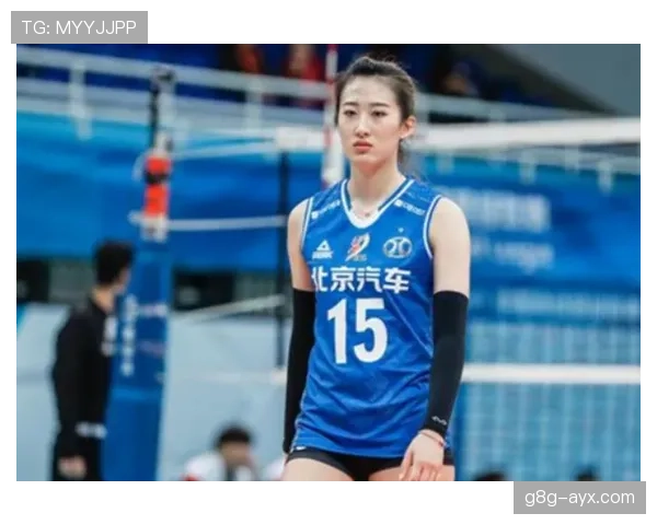 谌龙退役后住进月租5万的顶层复式,每天六点雷打不动吃有机餐 谌龙退役后住进月租5万的顶层复式,每天六点雷打不动吃有机餐